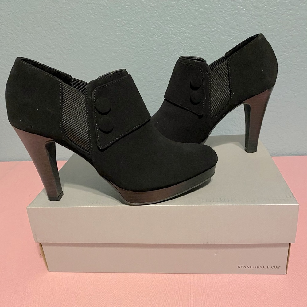 Classy Ankle Booties Size 7.5